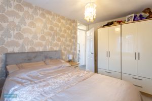 Bedroom- click for photo gallery